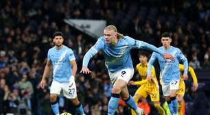 Manchester City volta a tropeçar no inglês, e o líder Arsenal agradece