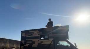 Parece LEGO, mas é real: a casa sobre rodas desmontável feita a partir de um caminhão comum