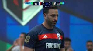 Campeão do mundo com a França em 2018 marca de pênalti na Kings League Nations