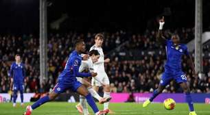 Com um a menos, Chelsea perde para Fulham e segue em sequência negativa
