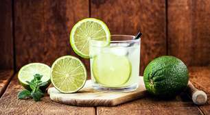 Caipiroska de limão de liquidificador para curtir o melhor do verão