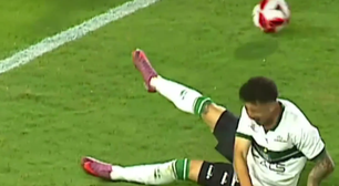 Atacante do Coritiba quebra o braço em estreia no Paranaense