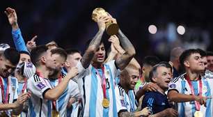 Campeão do mundo critica diretoria de gigante europeu: 'aparecem quando tudo anda bem'