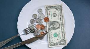 Erros comuns que deixam o jantar mais caro (e como evitar)