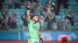 Grêmio anuncia renovação de contrato do goleiro Gabriel Grando