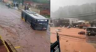 Vídeo mostra passageiros em teto de ônibus após temporal alagar via e deixar veículo ilhado em SP