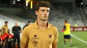 Técnico do Athletico-PR 'abre o jogo' sobre aspirantes após estreia no Paranaense