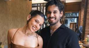 Ana Castela faz gesto em show em data ligada a Zé Felipe