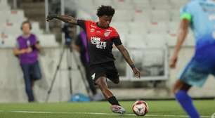 Athletico-PR vence e mostra jogador que surpreende torcida: "Fenômeno da base"