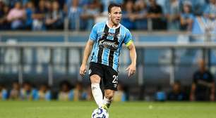Arthur fala sobre futuro no Grêmio: "Não depende só de nós"