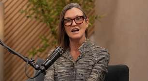 Cathie Wood diz que compras de Bitcoin pelos EUA podem destravar novo ciclo de alta