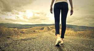 Engrossar as pernas com caminhada é possível? Veja