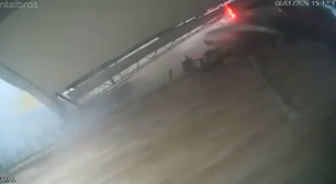 Microexplosão derruba telhado de posto sobre carro em Santa Catarina