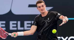 João Fonseca revela problema crônico nas costas: 'Preciso lidar com isso'