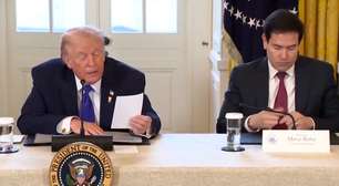 Rubio passa bilhete para Trump e presidente lê em voz alta durante coletiva na Casa Branca