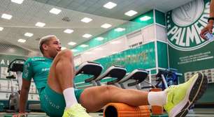 Palmeiras atualiza situação das lesões de Jefté e Vitor Roque