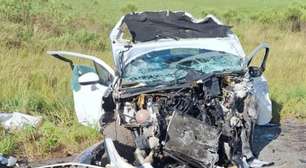 Duas pessoas morrem em acidente envolvendo três carros na Rota do Sol