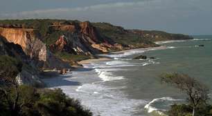Conheça as únicas praias de naturismo oficiais do Brasil