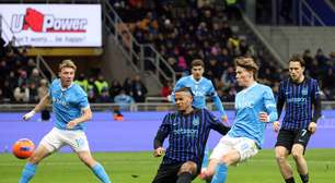 Inter fica na frente 2 vezes, mas cede empate ao Napoli no San Siro