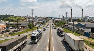 Rodovia paulista se torna artéria vital; com 32 km, ela liga o Grande ABC à região de Suzano e escoa a produção industrial da área