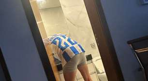 'Grave abalo psicológico': Carlos compartilha foto de Bolsonaro em aparente crise de vômito