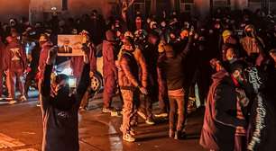 Por que protestos no Irã atingiram dimensão inédita na história do país