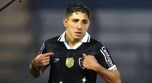 Fluminense desiste de Savarino, do Botafogo