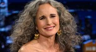 Carolina Avendaño, cabeleireira especialista em cachos: 3 dicas para tratar os cabelos grisalhos em cabelos cacheados