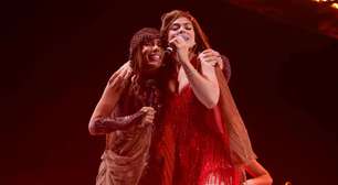 Melody faz aparição surpresa em show de Anitta; veja como foi