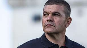 Após jogo do Vila Nova, Umberto Louzer não poupa palavras e manda recado: "Os atletas"