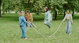Movimentos da infância podem reduzir dor lombar crônica, aponta pesquisa