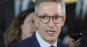Zema nega que será vice de Flávio Bolsonaro e diz que seguirá como pré-candidato