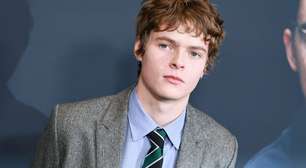 Filho de Chris Martin e Gwyneth Paltrow lança carreira na música com novo single; ouça 'Promise'