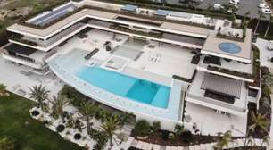 Praia privativa e torneiras de ouro maciço: Cristiano Ronaldo constrói mansão de R$ 215 milhões