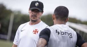 Vasco negocia saída de dupla; Diniz fala sobre reforços e estreia no Carioca