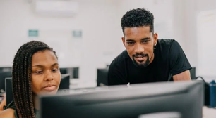 A Geração Z acredita ter encontrado a solução para o seu problema de produtividade, segundo essa pesquisa