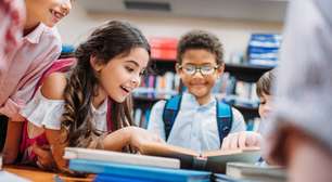 Crianças aprendem mesmo quando parecem distraídas, mostra estudo