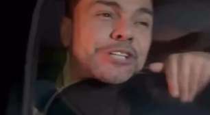 Viralizou! Veja o momento em que Zezé Di Camargo fica com a cabeça presa na janela do carro