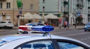 Acidente entre carro e caminhão deixa feridos no bairro Jardim Sabará em Porto Alegre