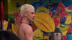 'BBB 26': Juliano Floss pede socorro com cafeteira na cozinha e vira alvo de piada: 'Nunca vi'