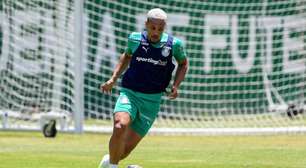 Vitor Roque volta a treinar no Palmeiras, mas deve ser poupado no clássico