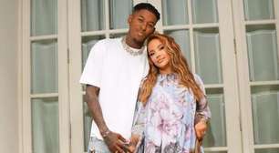 Reforço do Flamengo costuma se declarar para esposa influenciadora na web