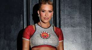 Lore Improta exibe barrigão durante ensaio da Unidos do Viradouro