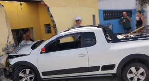 Homem é preso pela GCM de Suzano por embriaguez ao volante após destruir muro de residência