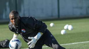 Criado no Botafogo, goleiro se declara ao Flamengo em entrevista; confira