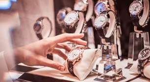 E se tributássemos o que as pessoas gastam, e não o que elas ganham?