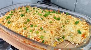 Arroz de forno cremoso e fácil para aproveitar as sobras e criar um almoço irresistível