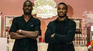 Ex-jogador da Premier League abre loja de Donuts com o irmão, ex-Liverpool