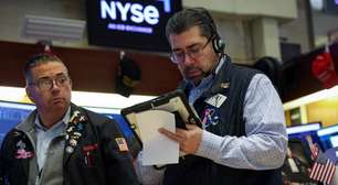 Índices de Wall Street caem pressionados por queda em ações de tecnologia e de bancos