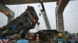 Grua desaba sobre trem e causa ao menos 28 mortes na Tailândia